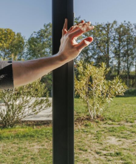 Porte-fenêtre ou baie vitrée coulissante : comment choisir ?